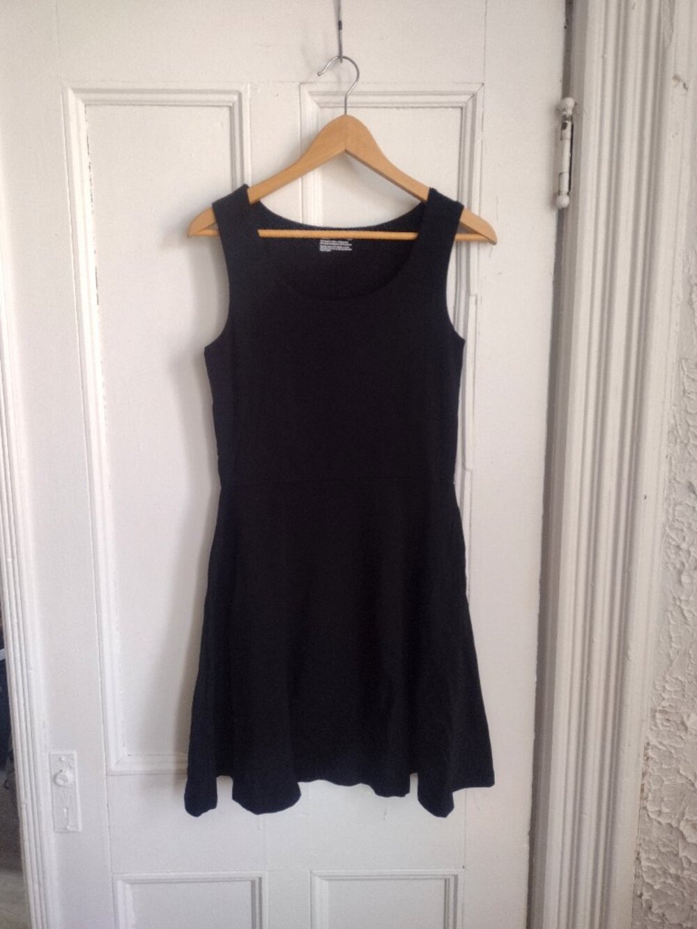 Pact | Women's Fit and Flare Sleeveless Dress | Black | Size M | Organic Cotton